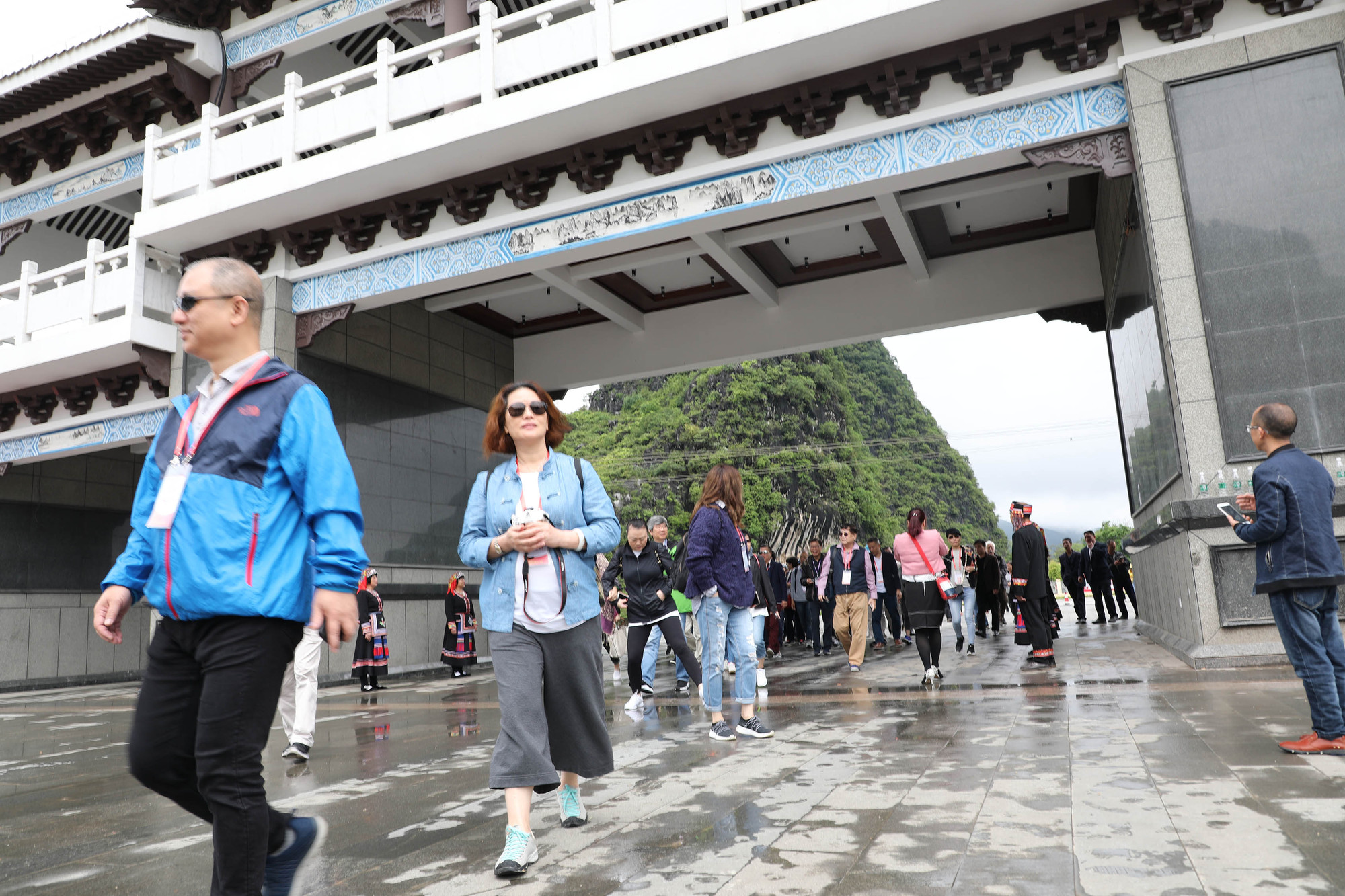5.1小长假百里水墨画廊迎来游客观赏小高峰.JPG
